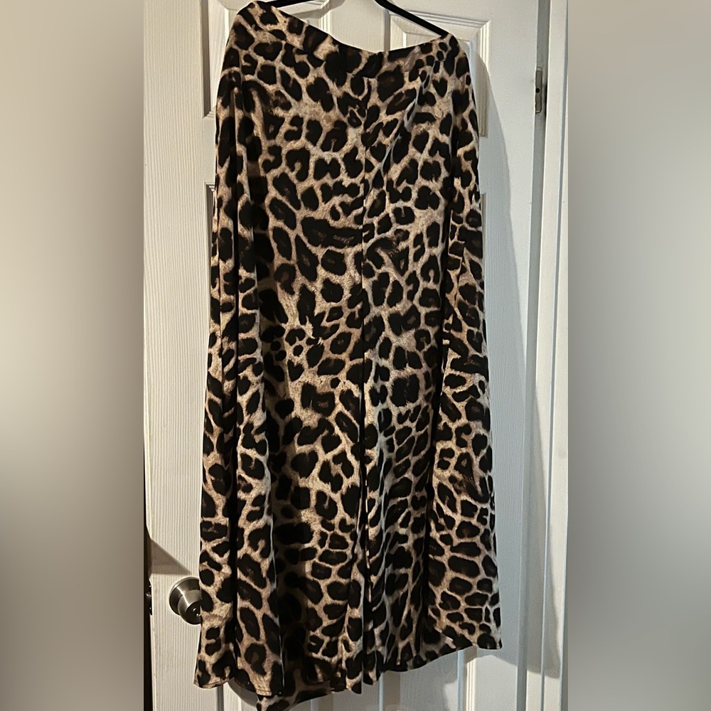 Brand new leopard print wide-leg palazzo pants